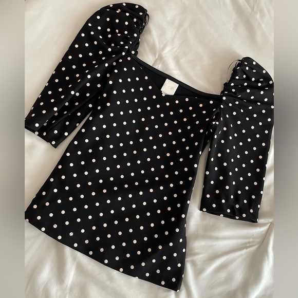 ⚪️ dark navy blue polka dots top // H&M size: XS // EXCELLENT condition - Picture 4 of 4